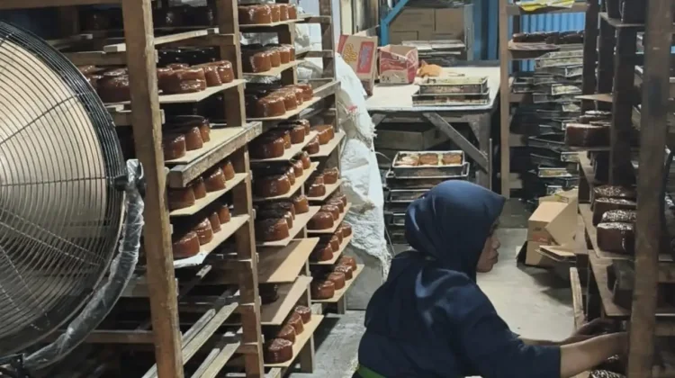 Permintaan Kue Keranjang Meningkat jelang Perayaan Imlek